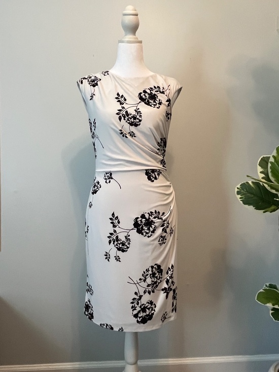 Lauren Ralph Lauren Dresses & Skirts - Lauren - Ralph Lauren Dress Sleeveless Ruched Waist White and Black Floral Dress